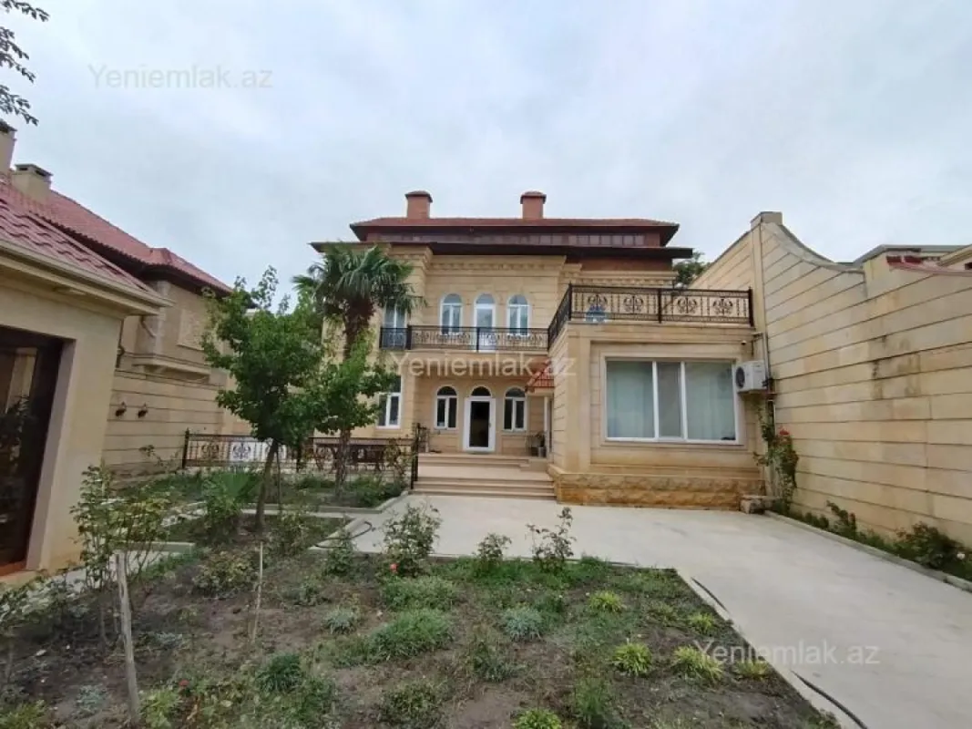 Satılır 6 otaqlı həyət evi 380 m²