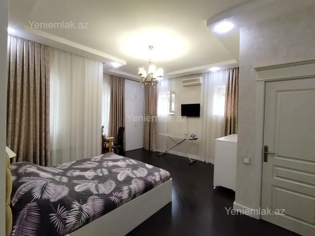 Satılır 6 otaqlı həyət evi 380 m²