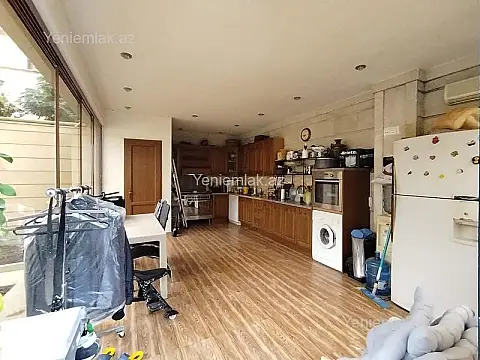 Satılır 6 otaqlı həyət evi 380 m²