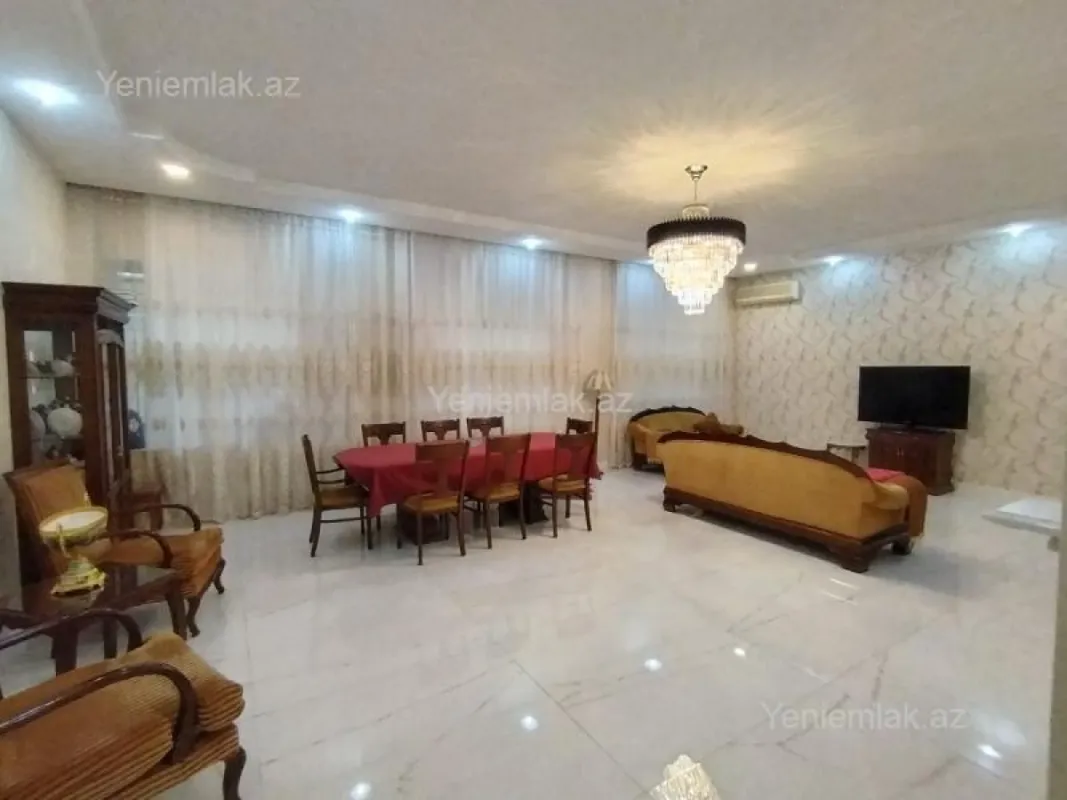 Satılır 6 otaqlı həyət evi 380 m²
