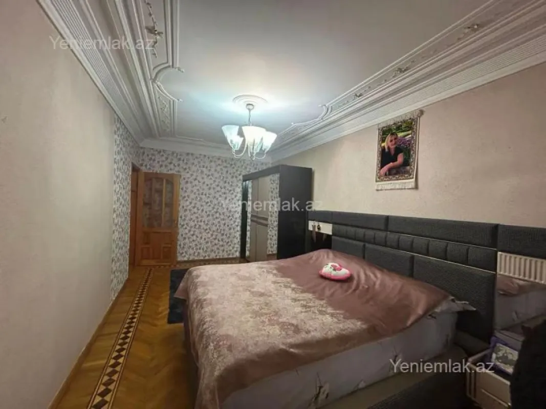 Satılır 5 otaqlı köhnə tikili 110 m²