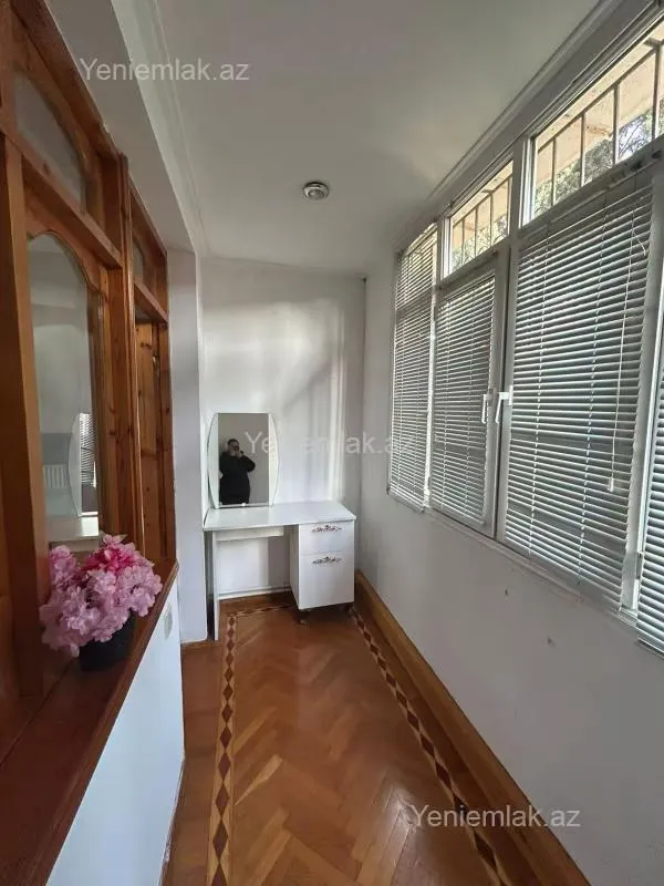 Satılır 5 otaqlı köhnə tikili 110 m²