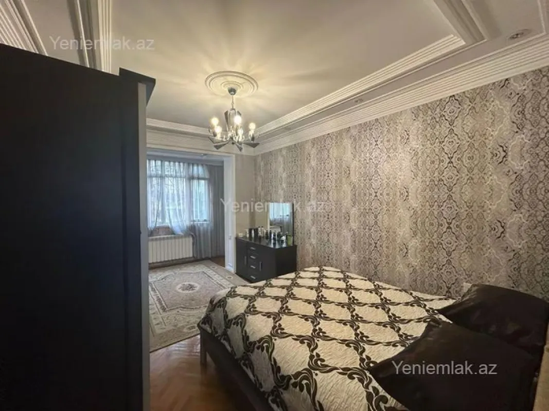 Satılır 5 otaqlı köhnə tikili 110 m²