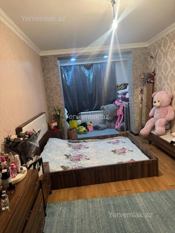 Satılır 4 otaqlı köhnə tikili 90 m²
