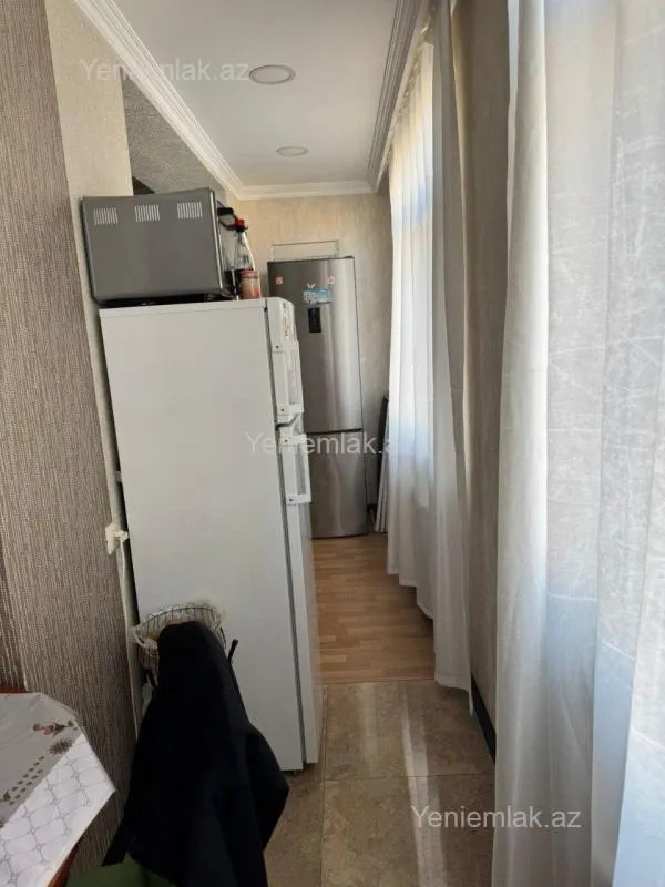 Satılır 4 otaqlı köhnə tikili 90 m²