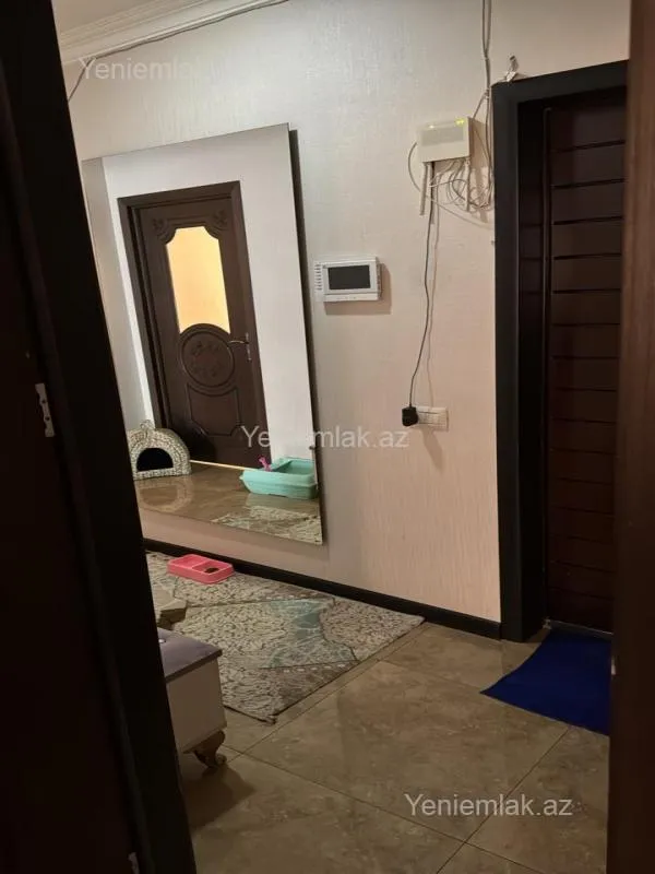 Satılır 4 otaqlı köhnə tikili 90 m²