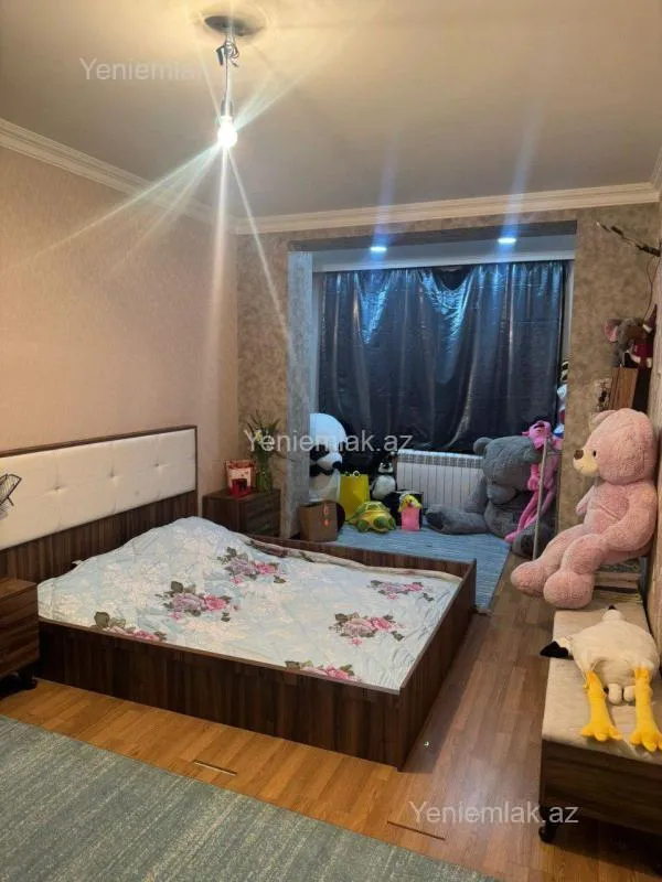 Satılır 4 otaqlı köhnə tikili 90 m²