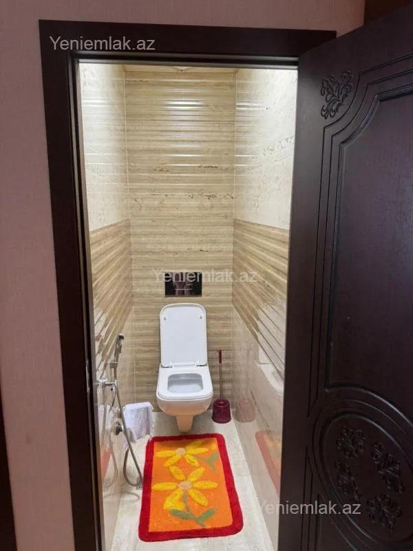 Satılır 4 otaqlı köhnə tikili 90 m²