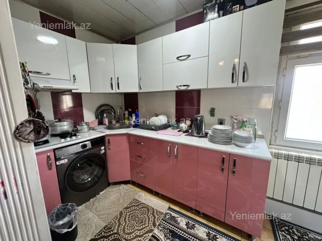 Satılır 2 otaqlı köhnə tikili 65 m²