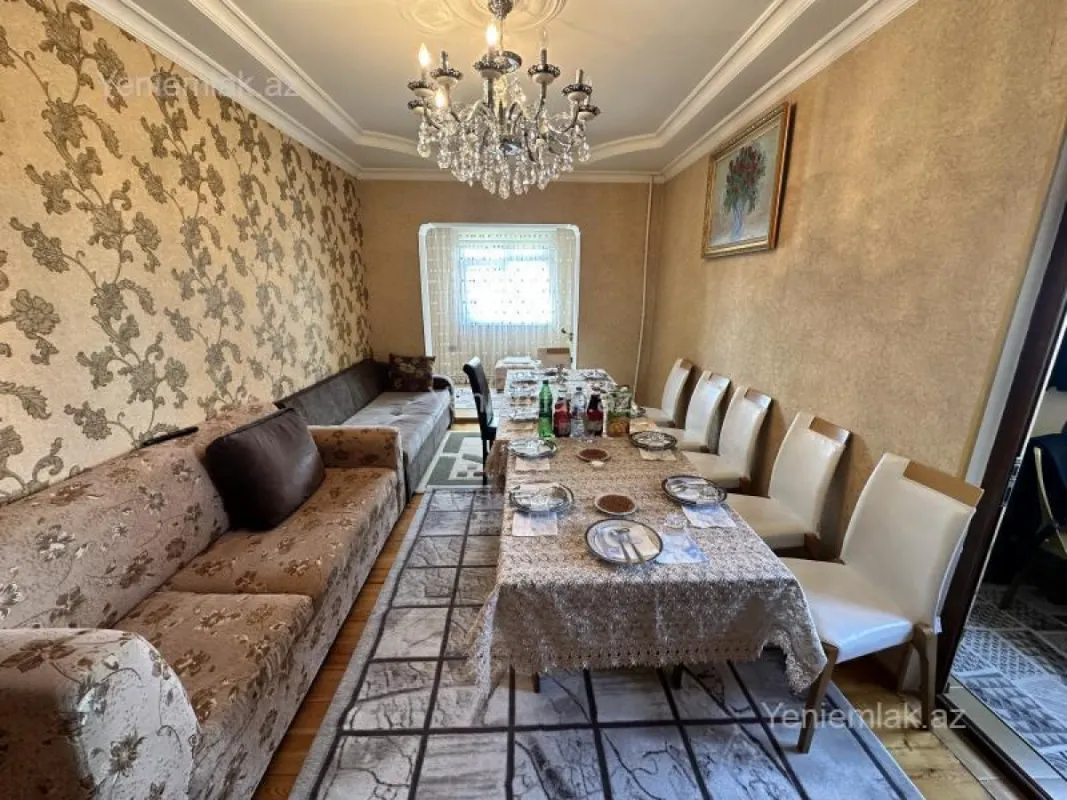 Satılır 2 otaqlı köhnə tikili 65 m²