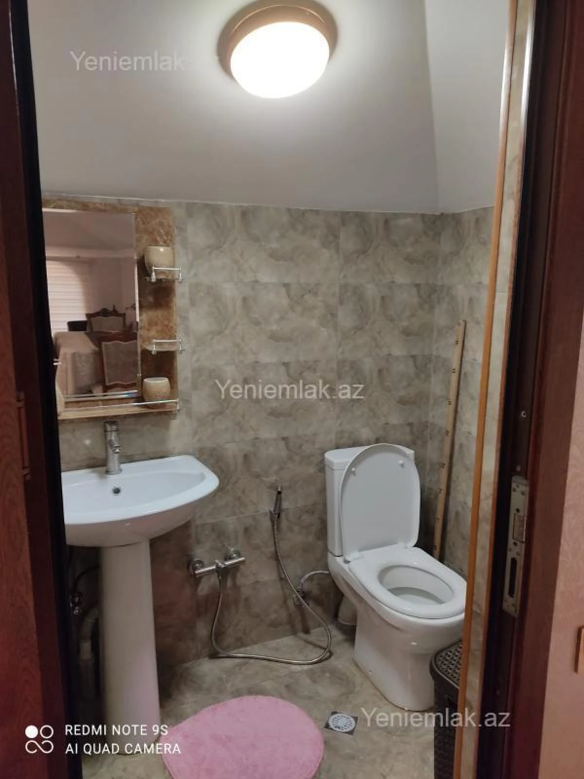 Satılır 5 otaqlı həyət evi 250 m²