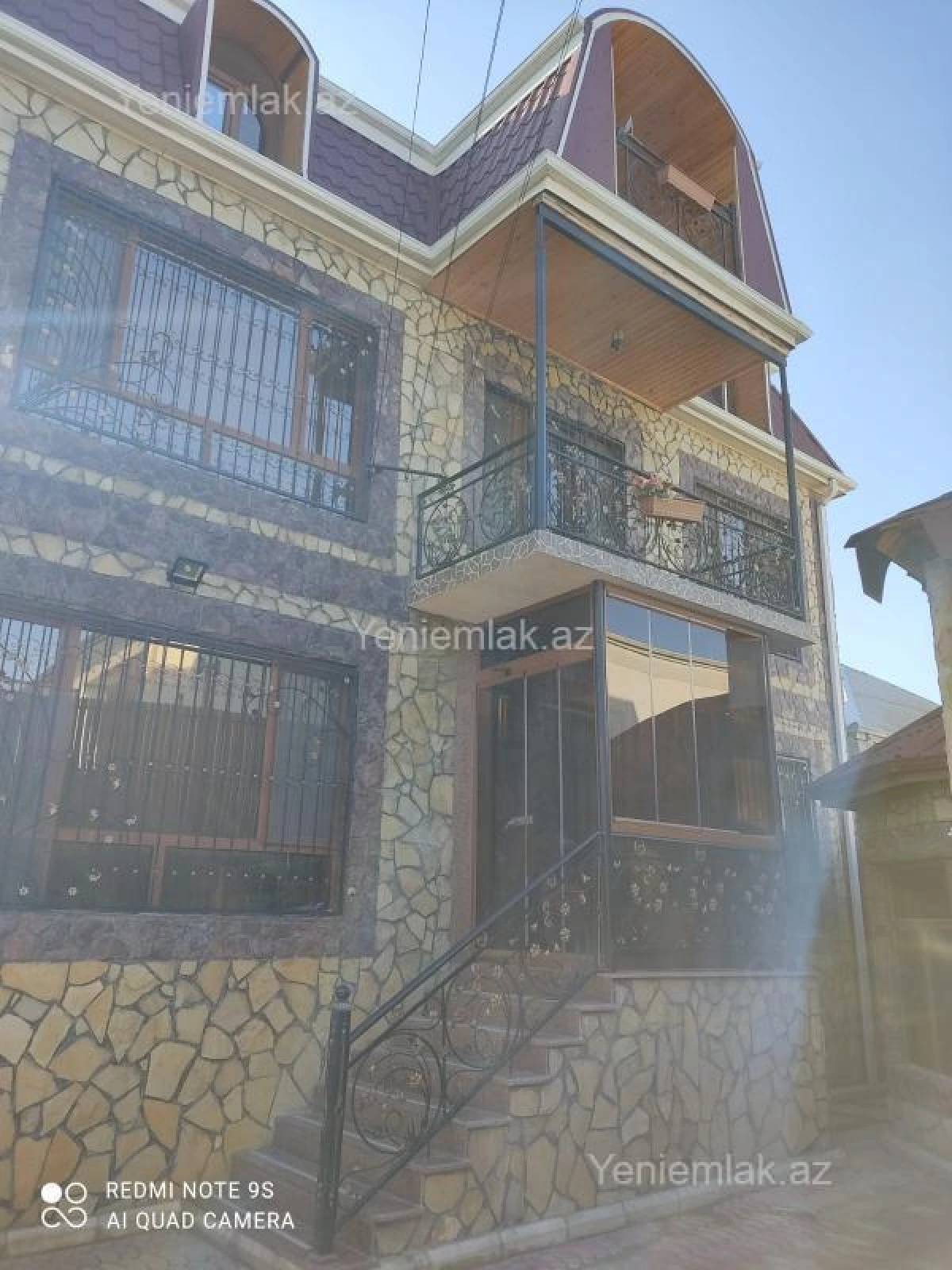 Satılır 5 otaqlı həyət evi 250 m²