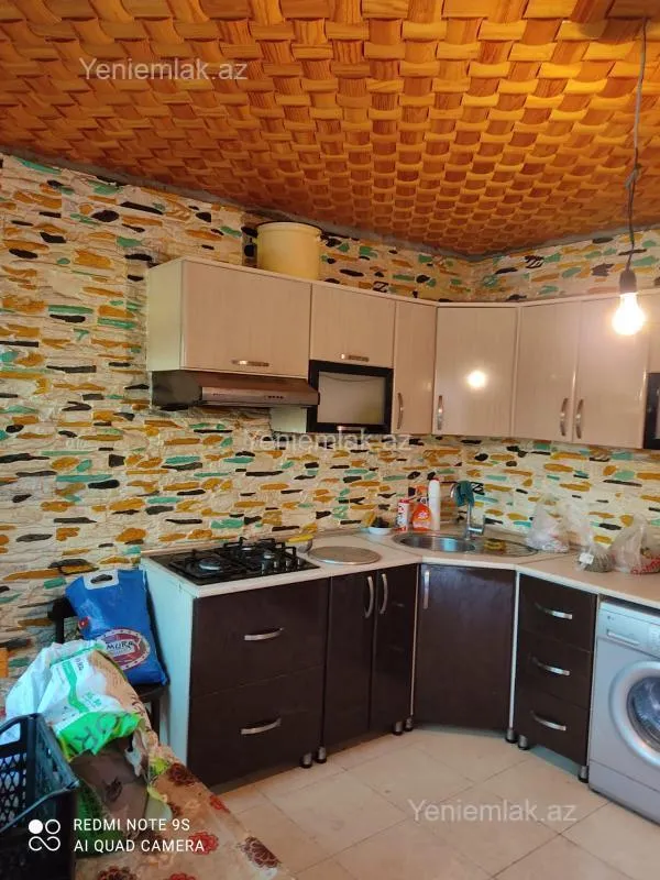 Satılır 5 otaqlı həyət evi 250 m²