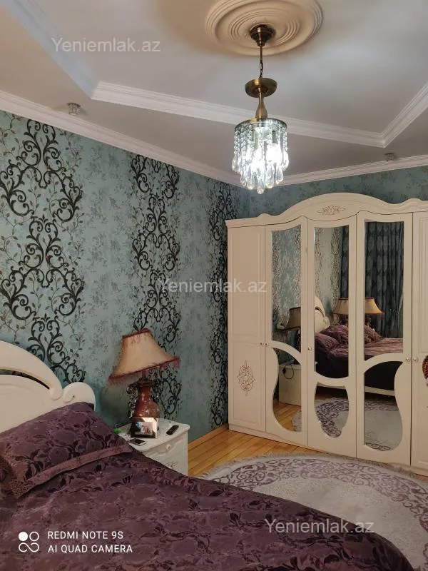 Satılır 5 otaqlı həyət evi 250 m²