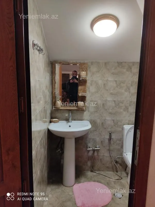 Satılır 5 otaqlı həyət evi 250 m²