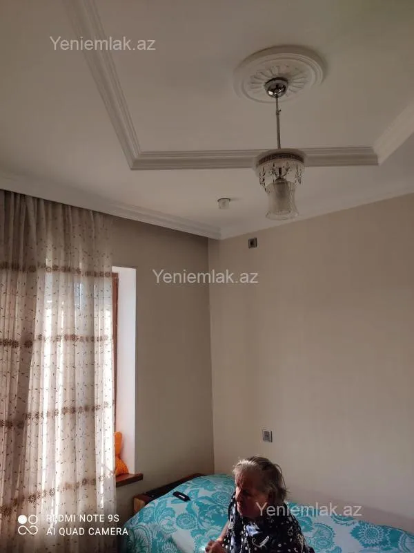 Satılır 5 otaqlı həyət evi 250 m²