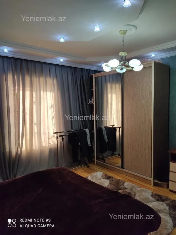 Satılır 5 otaqlı həyət evi 250 m²