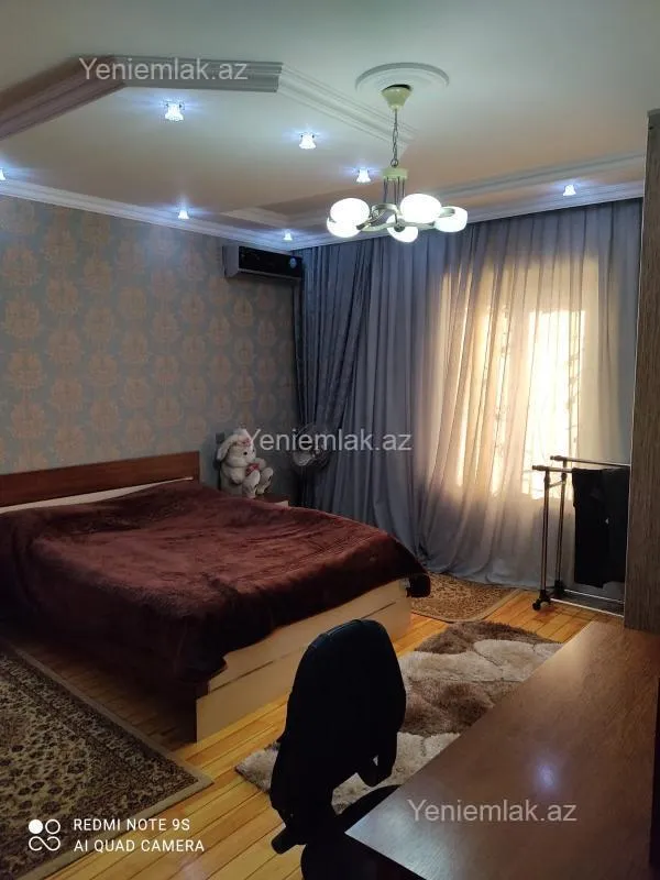Satılır 5 otaqlı həyət evi 250 m²