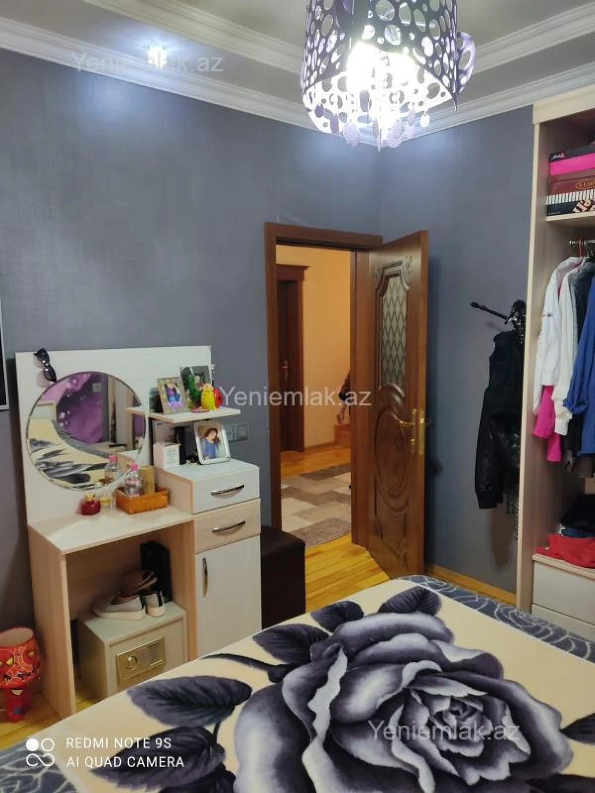 Satılır 5 otaqlı həyət evi 250 m²