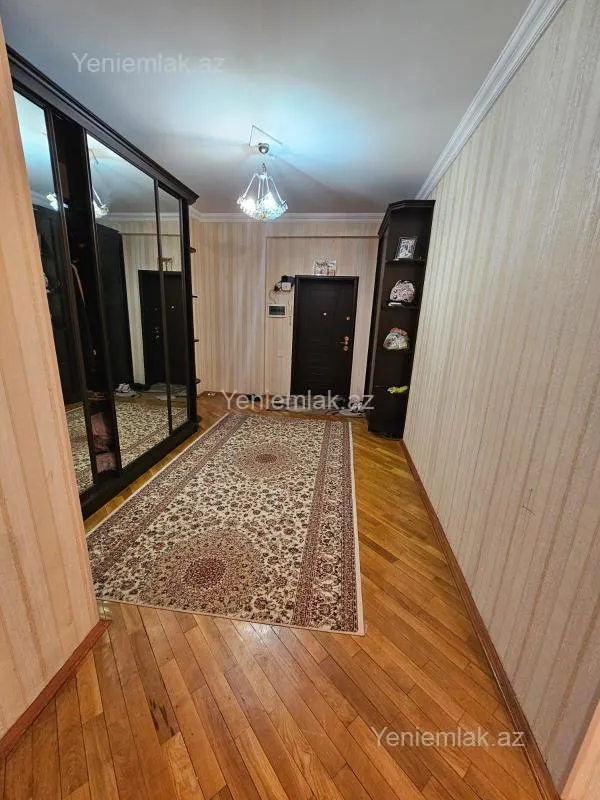 Satılır 3 otaqlı yeni tikili 145 m²