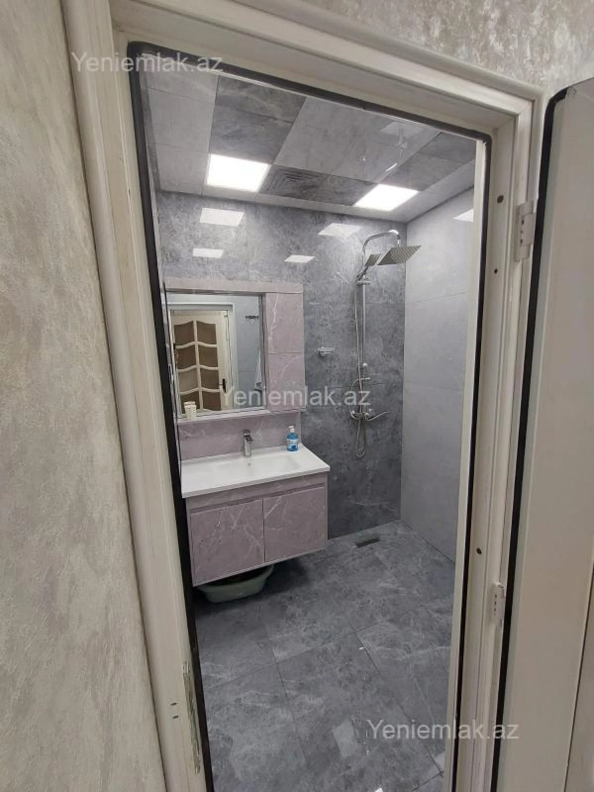 Satılır 2 otaqlı köhnə tikili 60 m²