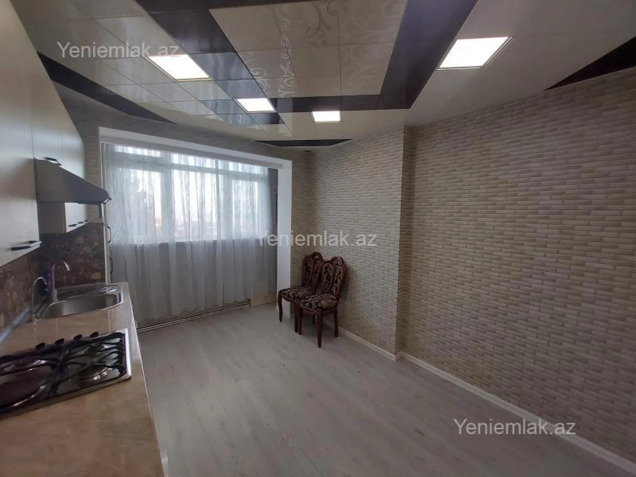 Satılır 2 otaqlı köhnə tikili 60 m²