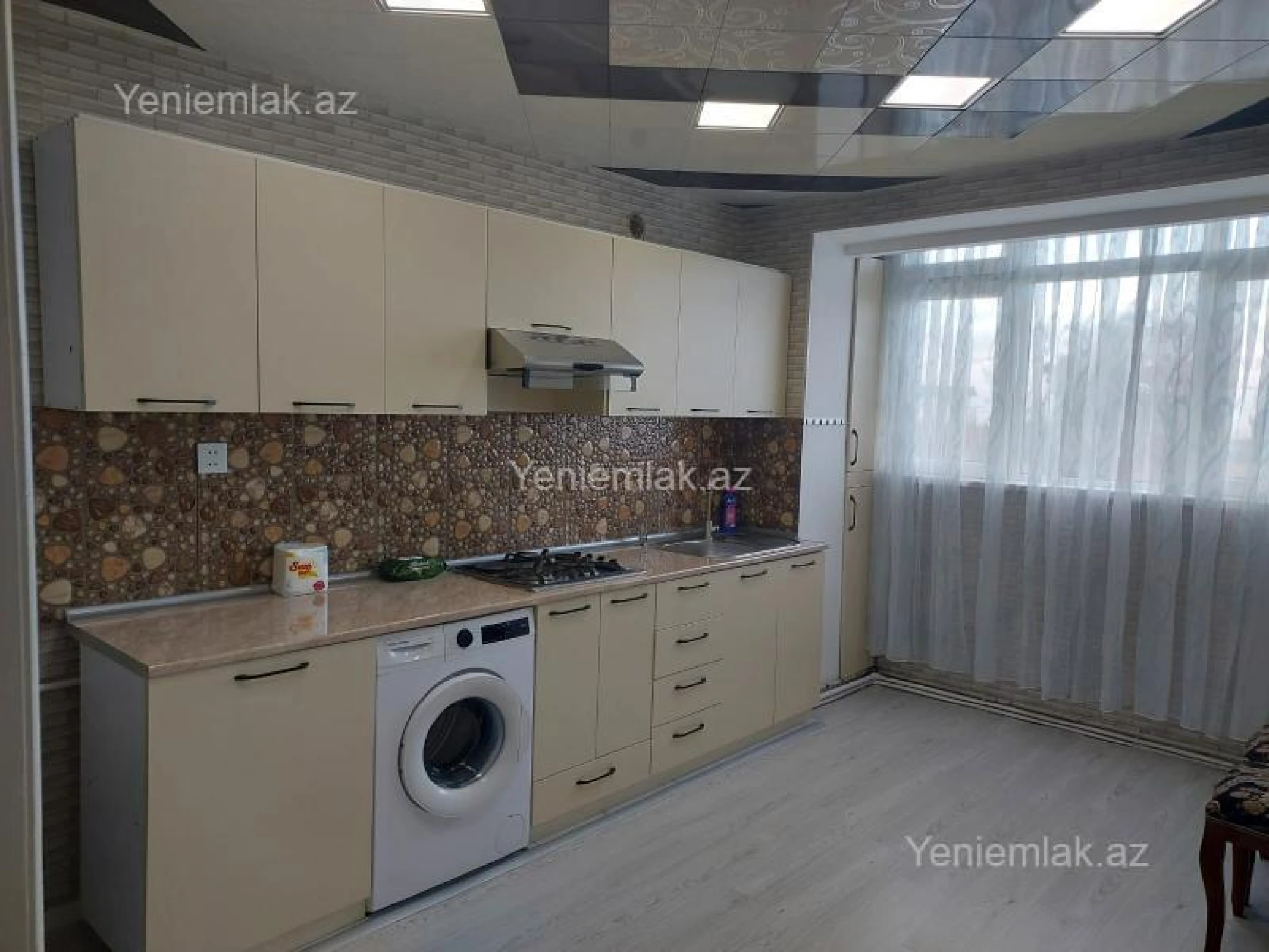 Satılır 2 otaqlı köhnə tikili 60 m²