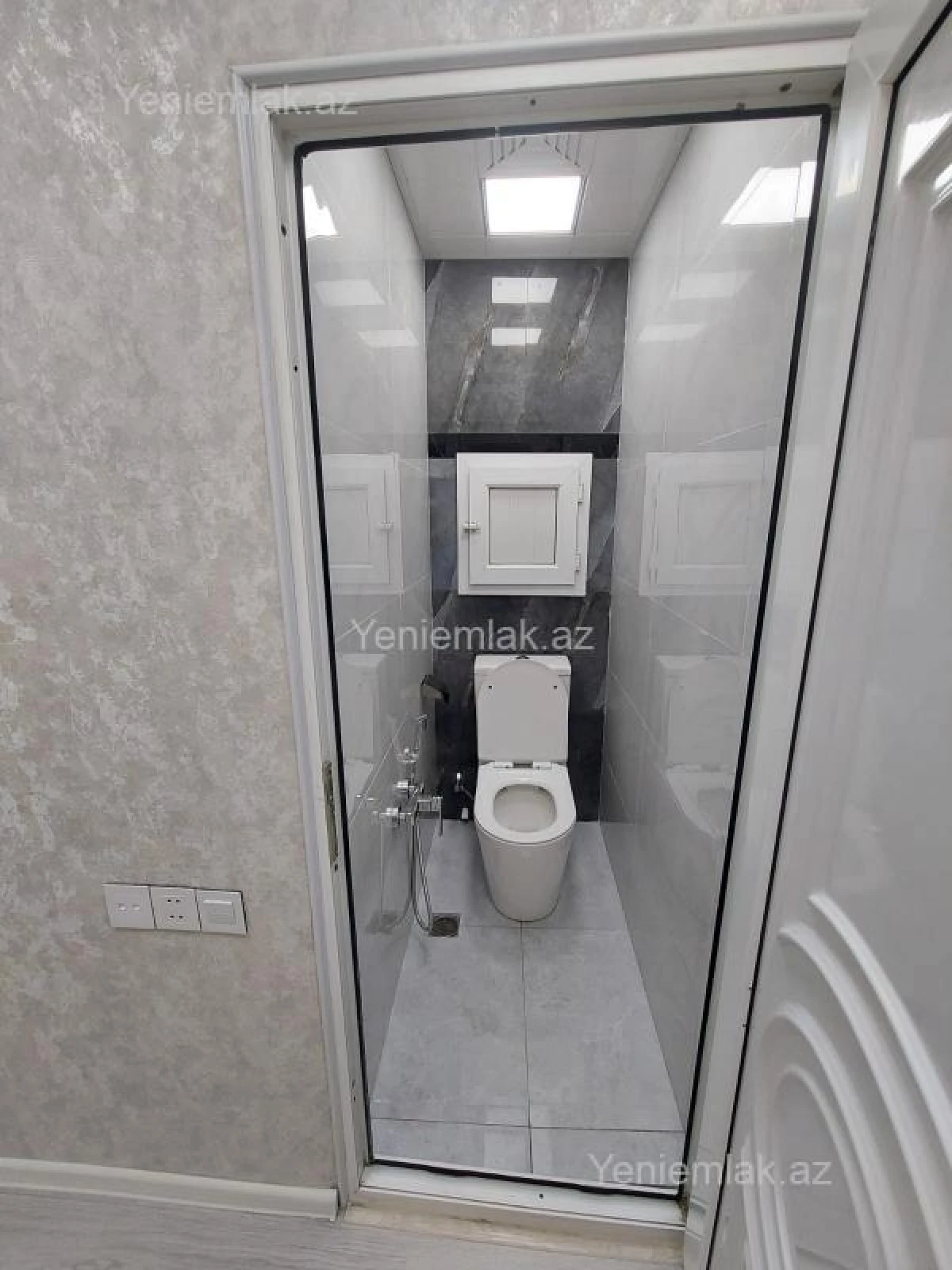 Satılır 2 otaqlı köhnə tikili 60 m²