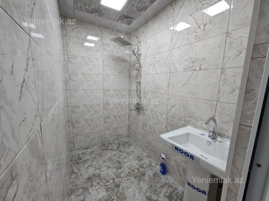 Satılır 2 otaqlı köhnə tikili 68 m²