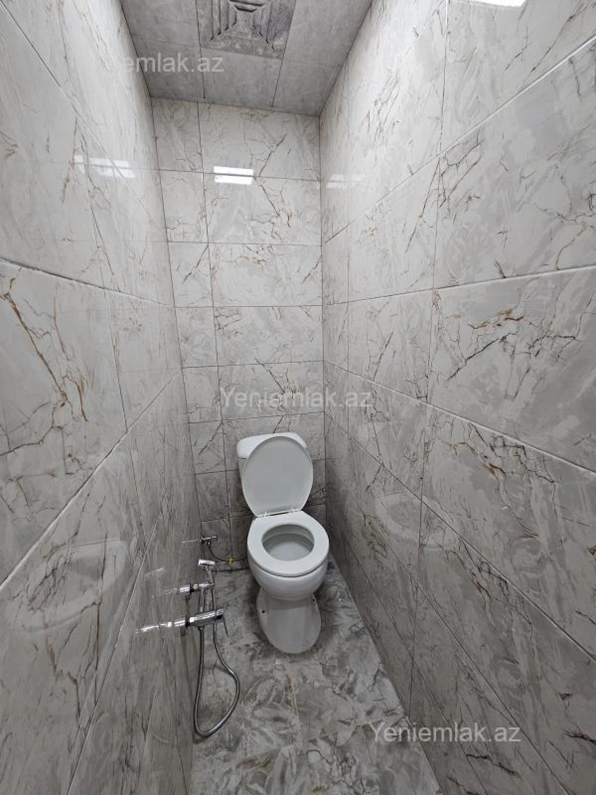 Satılır 2 otaqlı köhnə tikili 68 m²