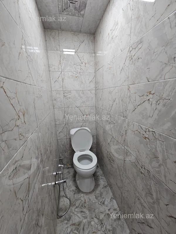 Satılır 2 otaqlı köhnə tikili 68 m²