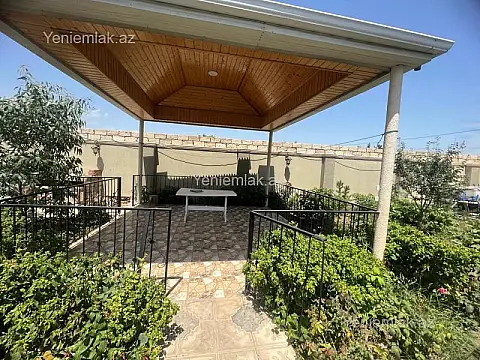 Satılır 6 otaqlı həyət evi 220 m²