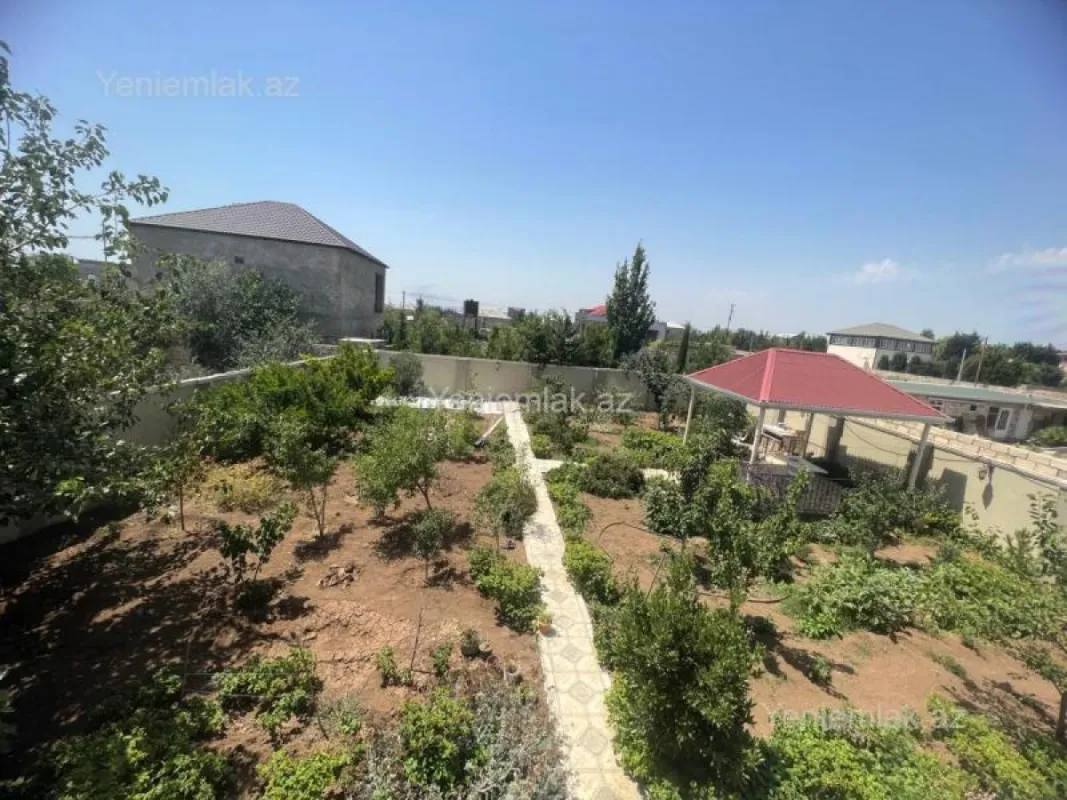 Satılır 6 otaqlı həyət evi 220 m²