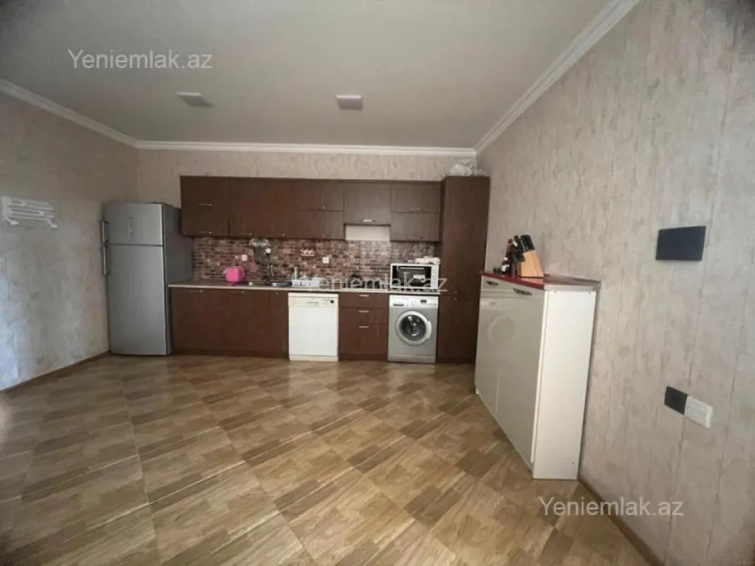 Satılır 6 otaqlı həyət evi 220 m²