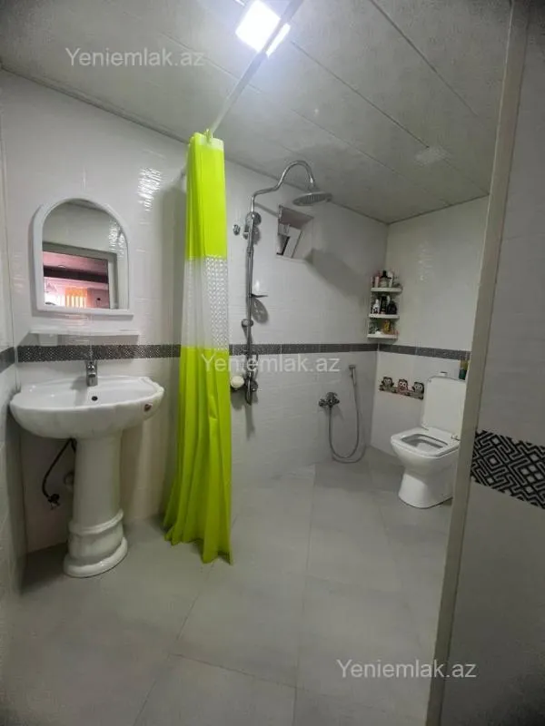 Satılır 6 otaqlı həyət evi 220 m²