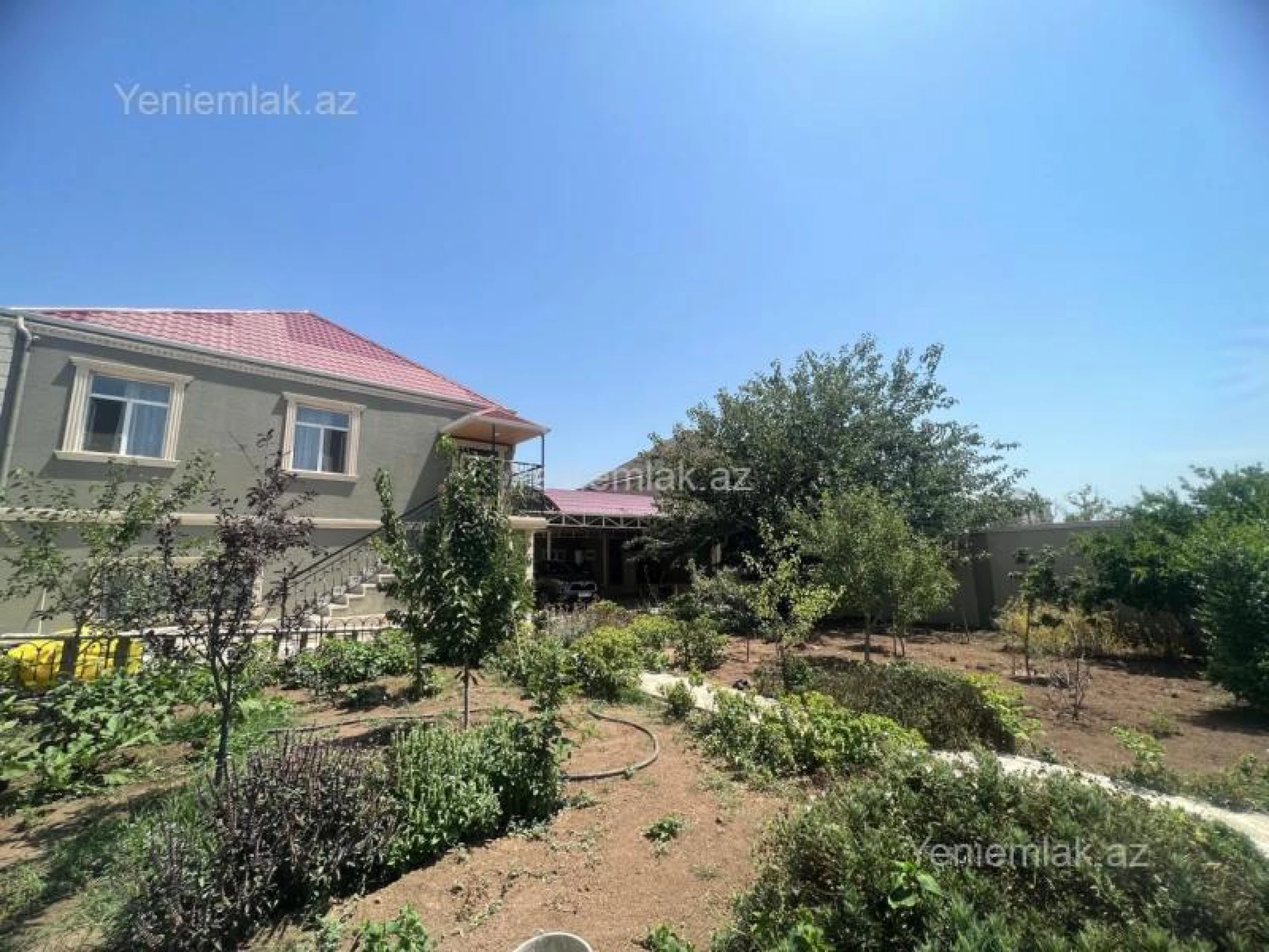 Satılır 6 otaqlı həyət evi 220 m²