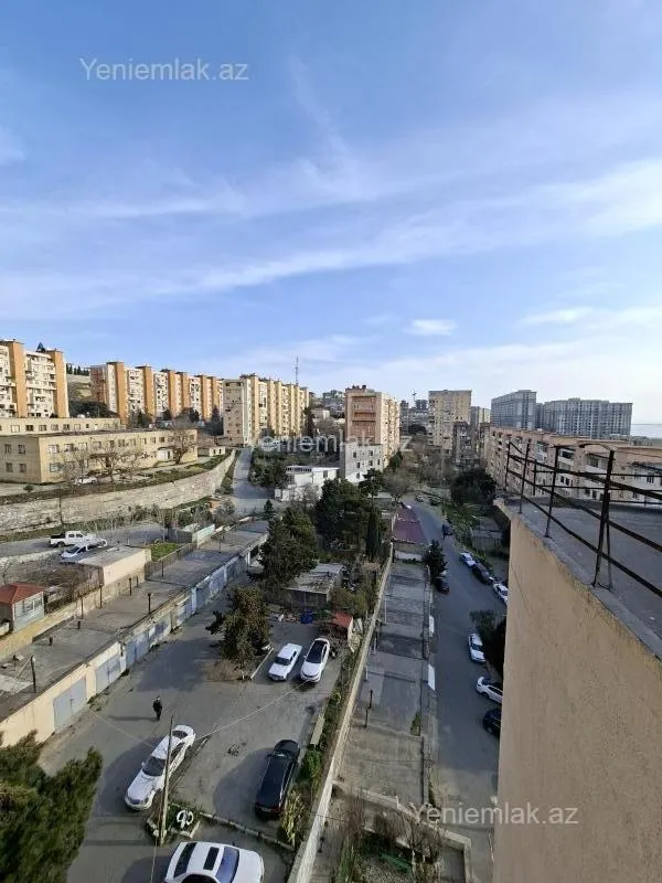 Satılır 2 otaqlı köhnə tikili 60 m²