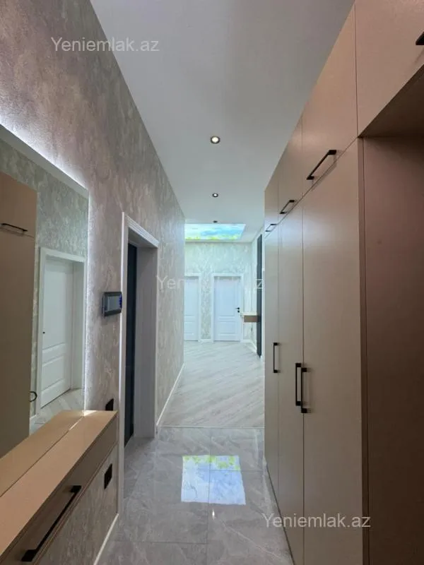 Satılır 6 otaqlı həyət evi 180 m²