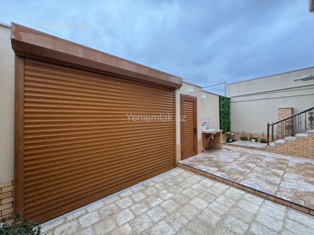 Satılır 6 otaqlı həyət evi 180 m²