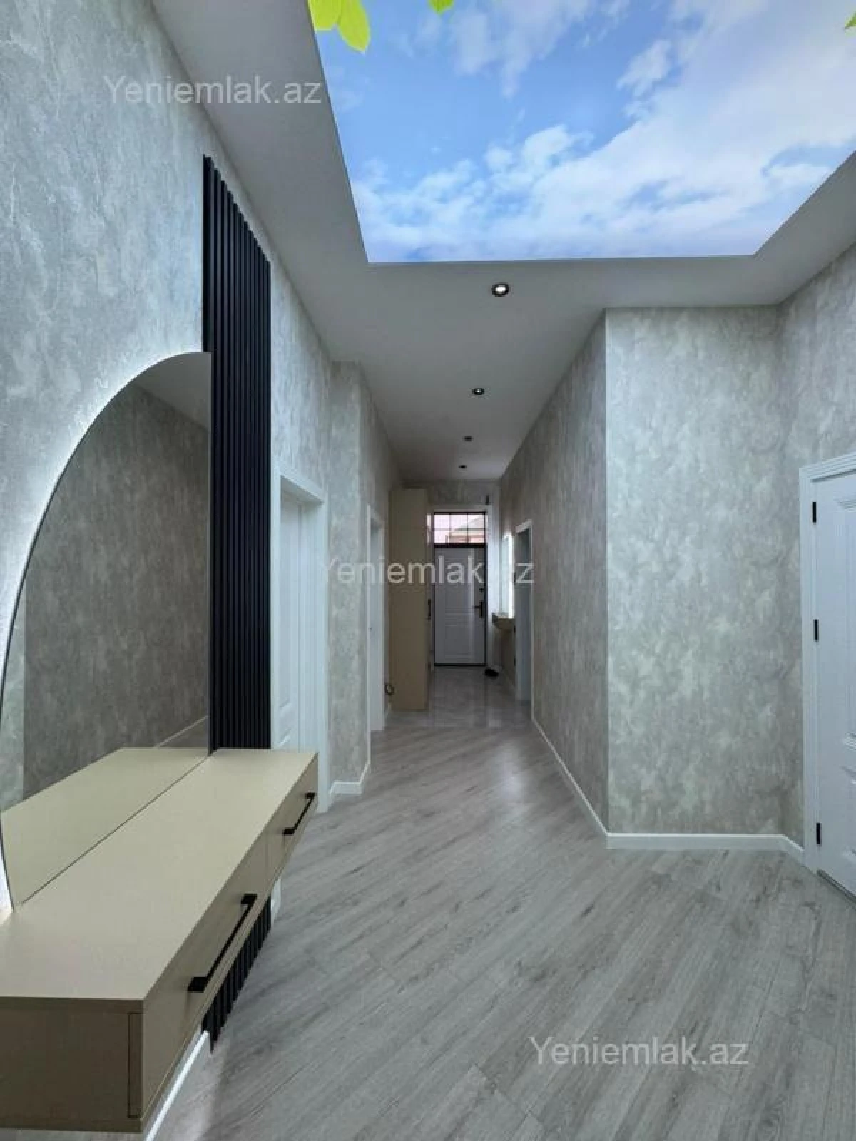 Satılır 6 otaqlı həyət evi 180 m²