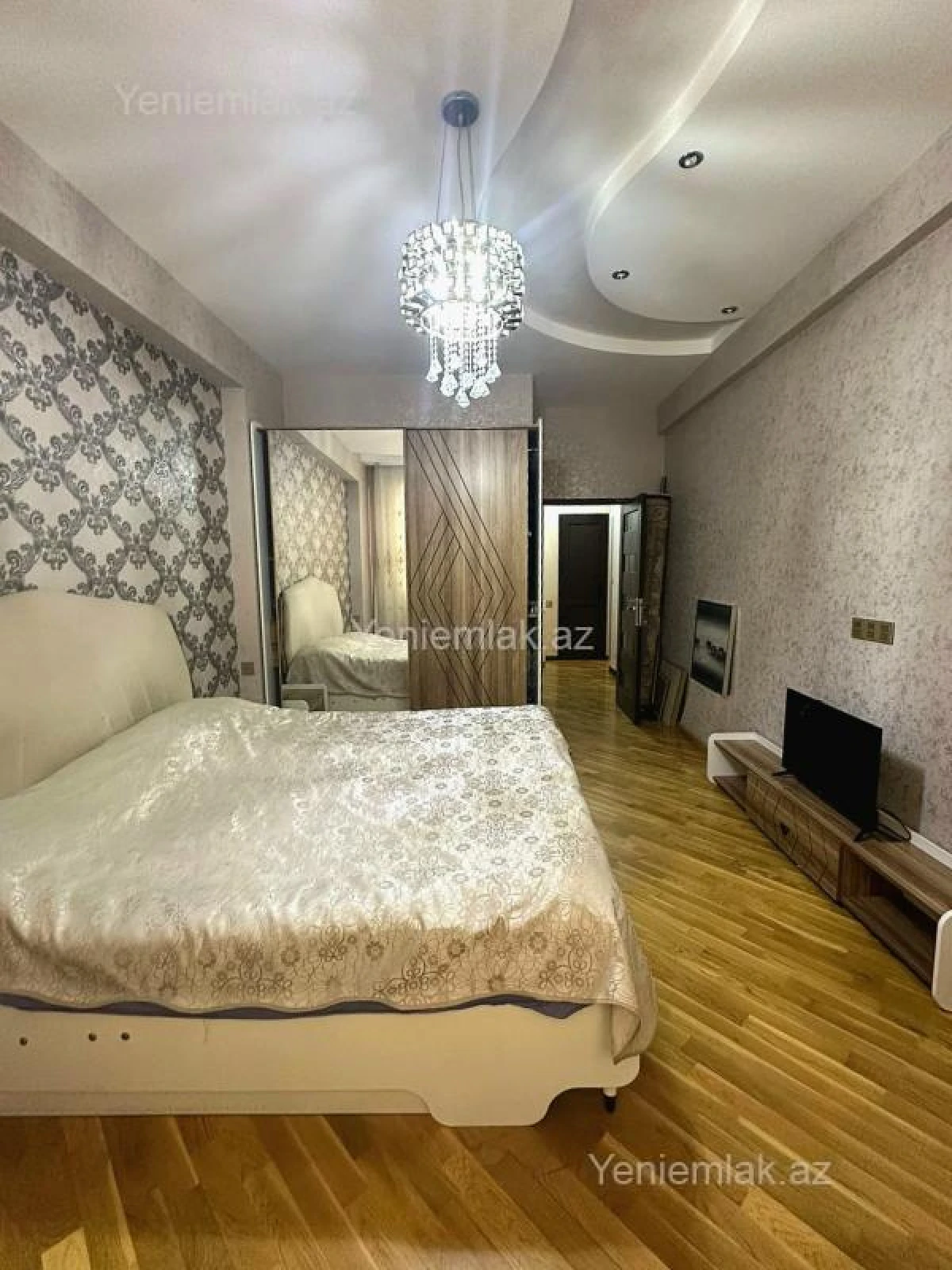 Satılır 3 otaqlı yeni tikili 100 m²