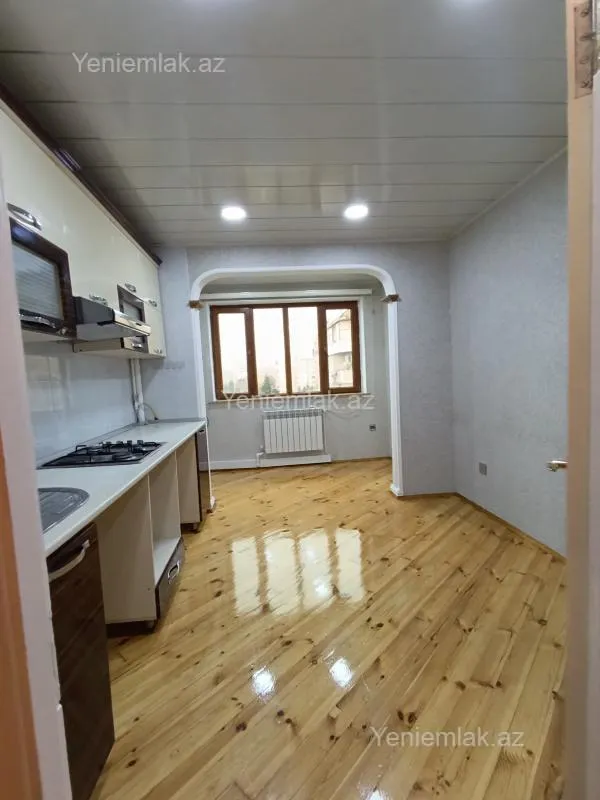 Satılır 3 otaqlı köhnə tikili 85 m²