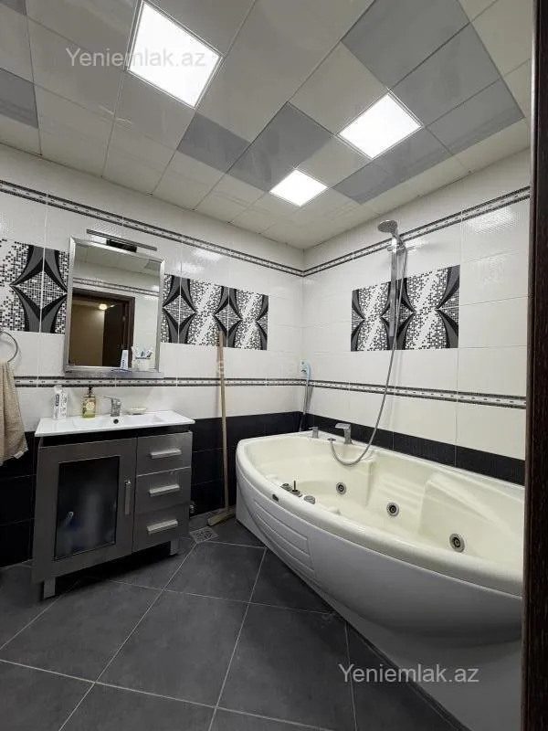 Satılır 2 otaqlı yeni tikili 110 m²