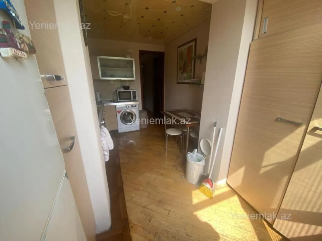 Satılır 4 otaqlı köhnə tikili 120 m²