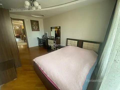 Satılır 4 otaqlı köhnə tikili 120 m²