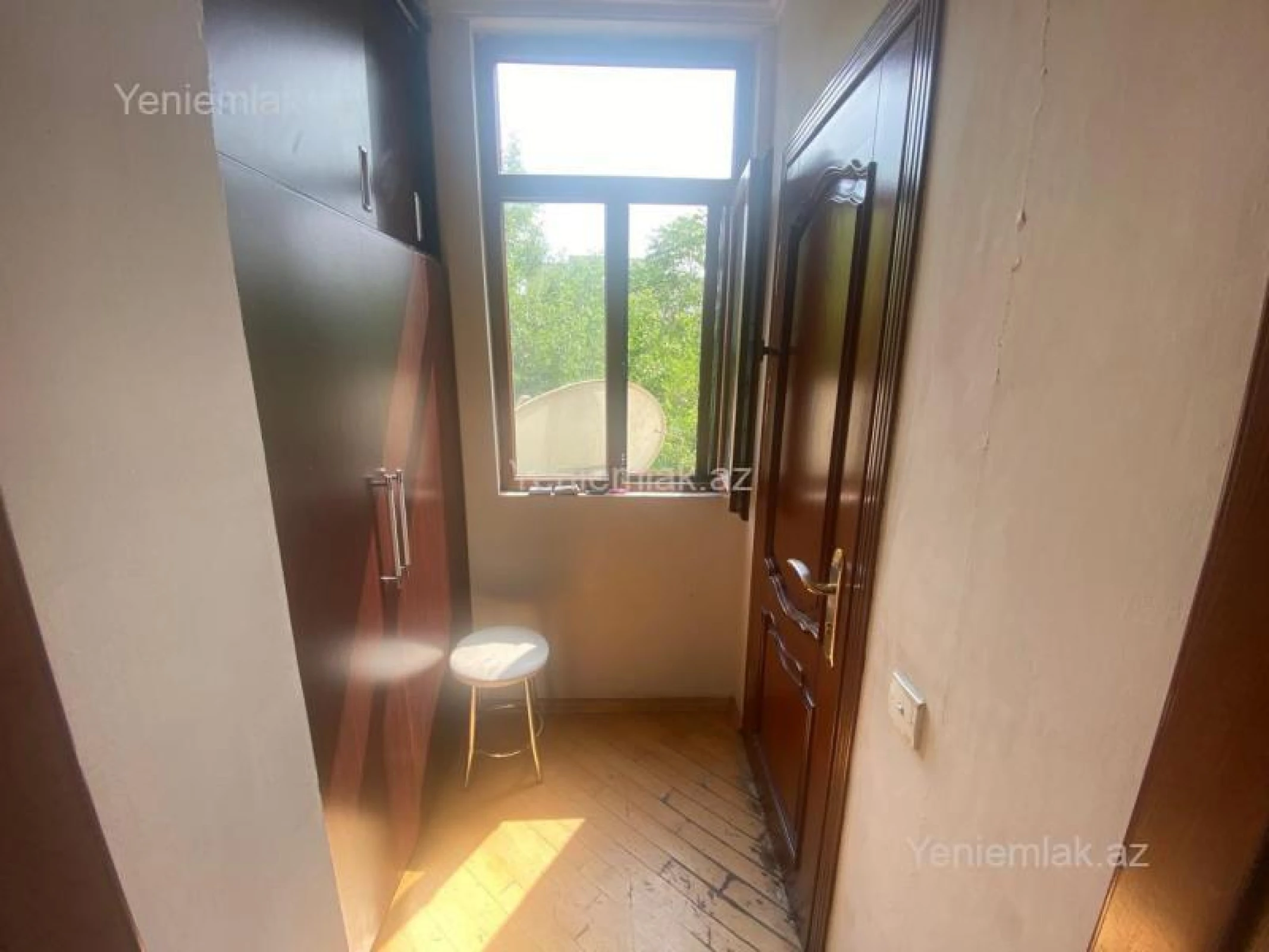 Satılır 4 otaqlı köhnə tikili 120 m²