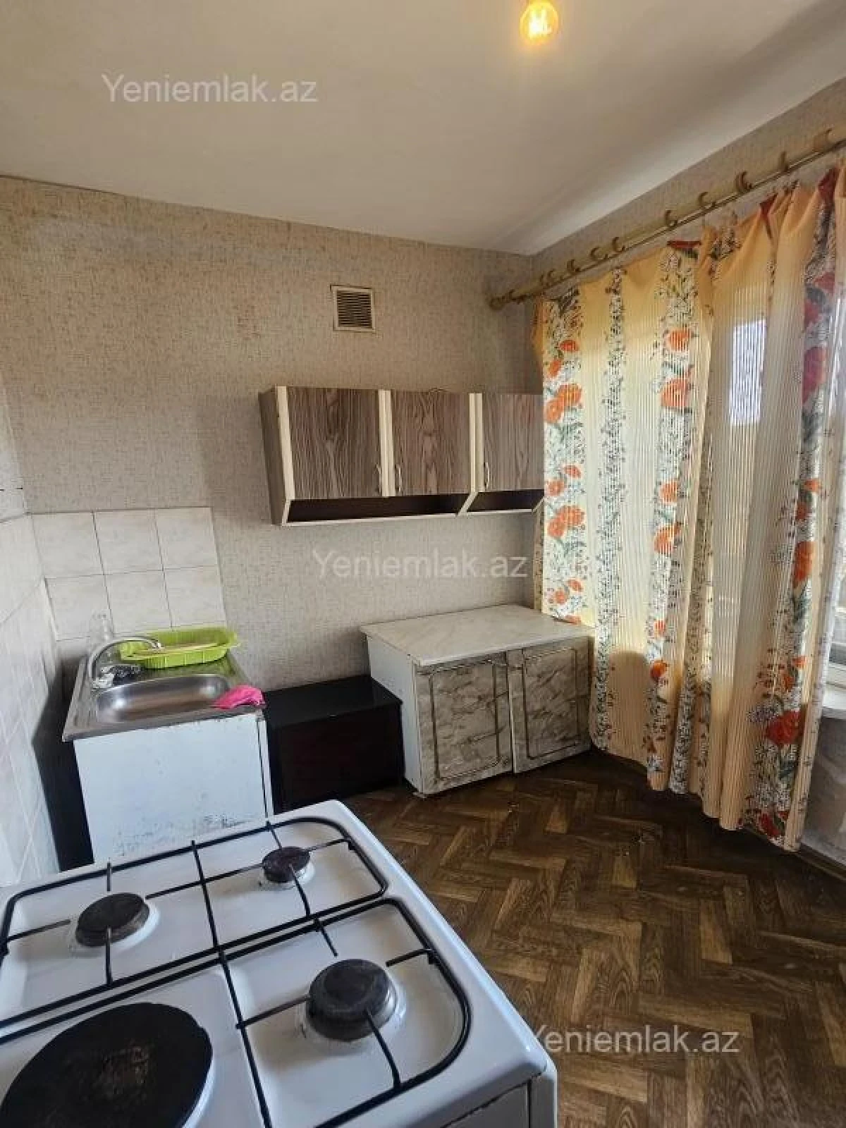 Satılır 1 otaqlı köhnə tikili 45 m²