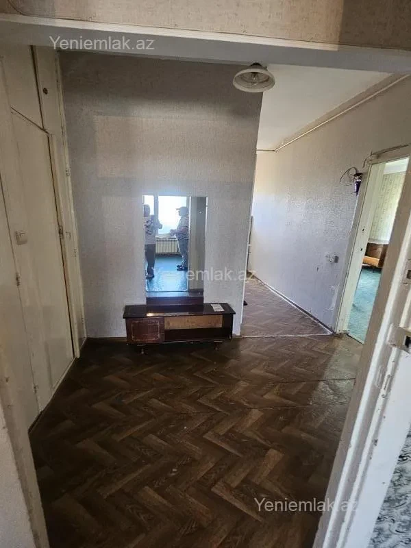 Satılır 1 otaqlı köhnə tikili 45 m²