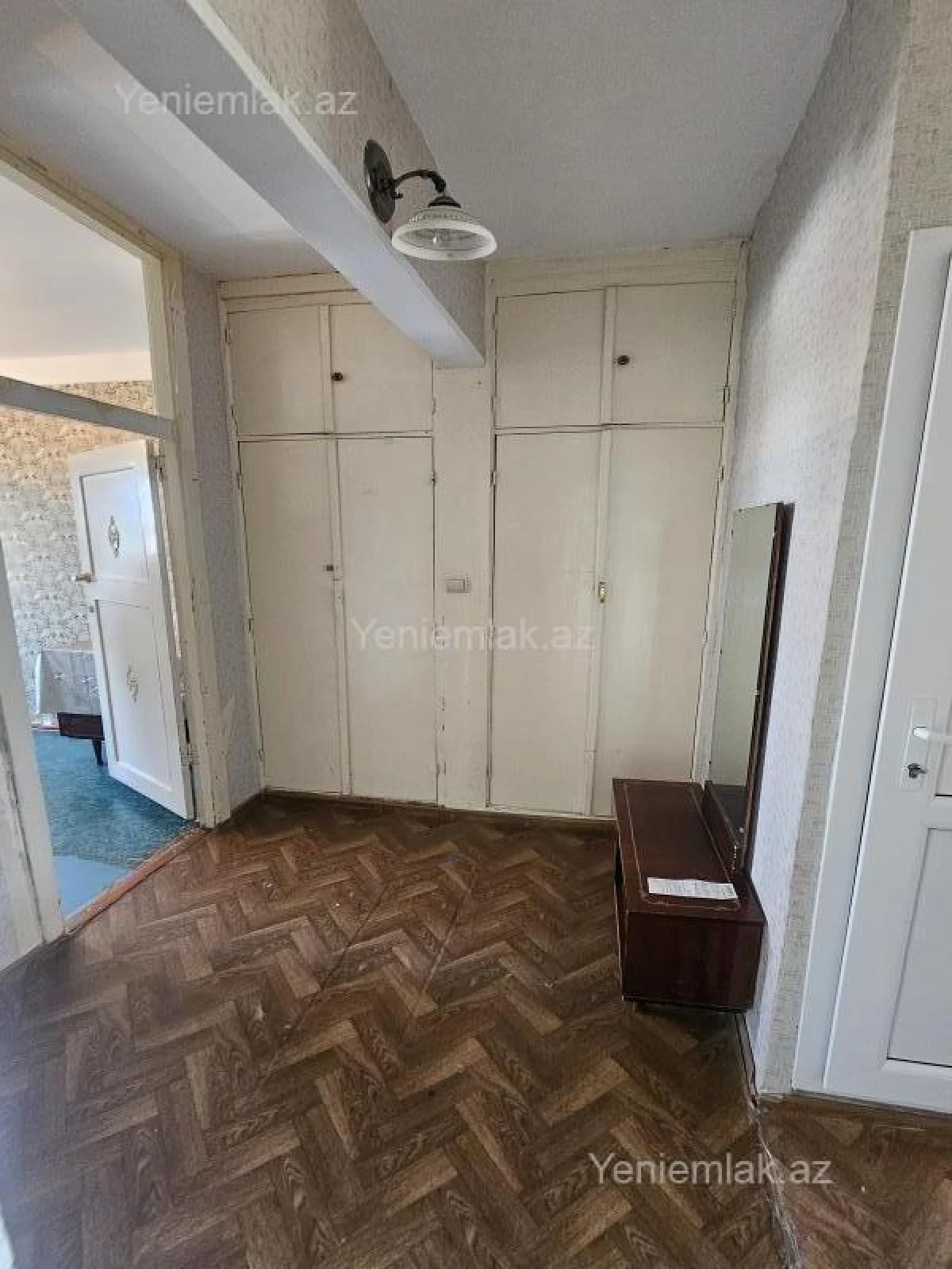 Satılır 1 otaqlı köhnə tikili 45 m²