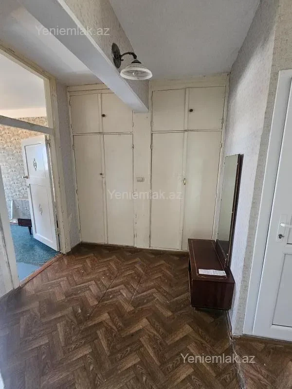 Satılır 1 otaqlı köhnə tikili 45 m²